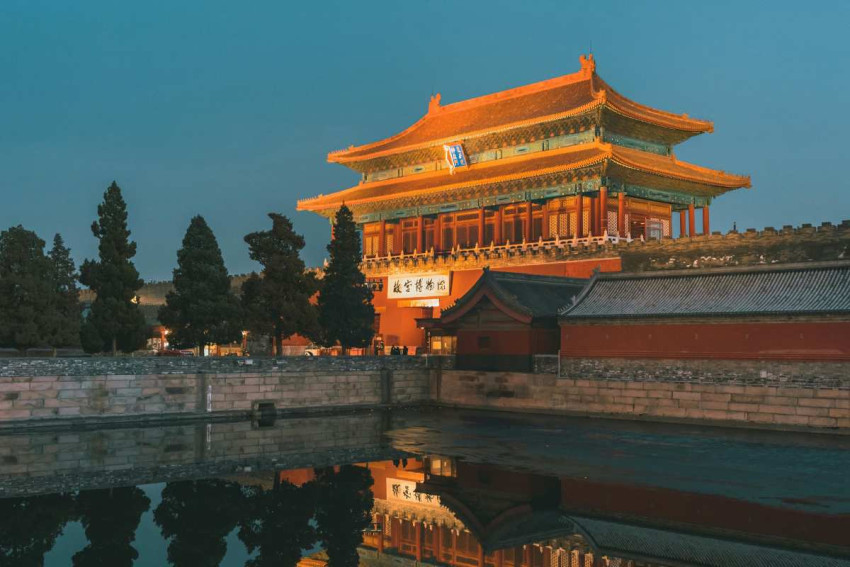 Аяллын зураг