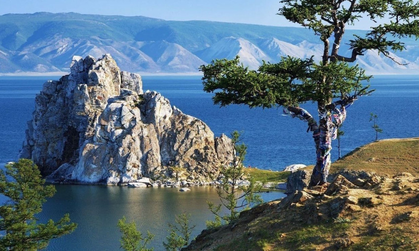 Байгаль нуур, Итгэл Хамба, Улаан Үд
